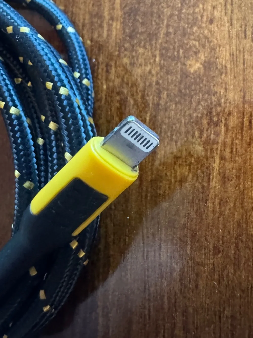 DeWalt Charging Cable Lightning to USB Cable 6 Ft